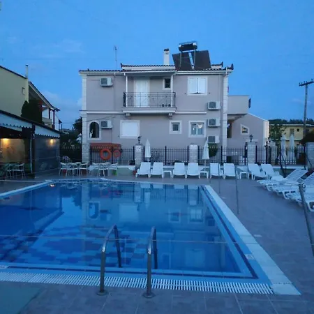 Hotel apartamentowy Solena Studios Kavos Kávos