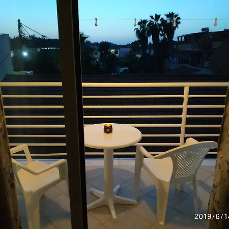 Nitsa Apartahotel *